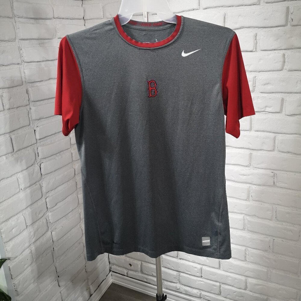 Nike Pro Genuine Merchandise Ladies Size Large Grey & Red Boston Red Sox T-shirt